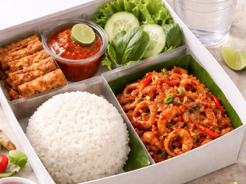 Paket Hemat Nasi Box A (Cumi Mercon)