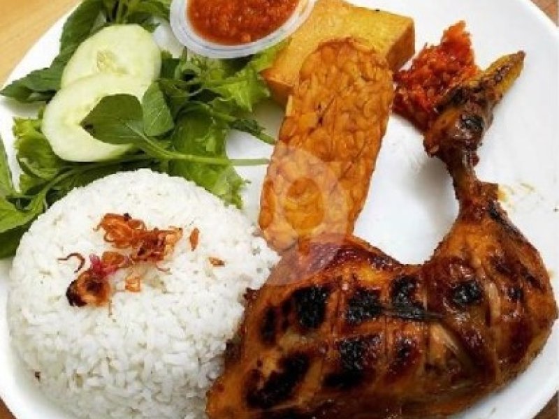 Paket Nasi Box L Ayam Bakar Pejantan