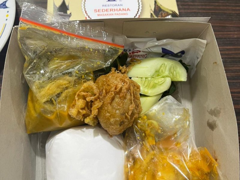 PAKET AYAM GULAI PERKEDEL