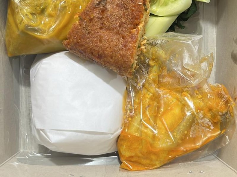 PAKET AYAM GULAI TELUR DADAR