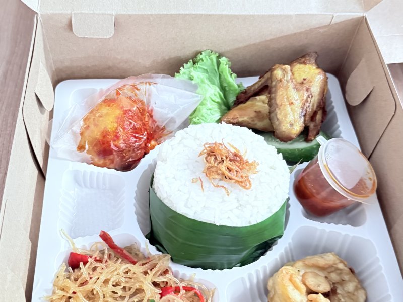 Nasi Box Paket Nasi Uduk Ayam Goreng TG