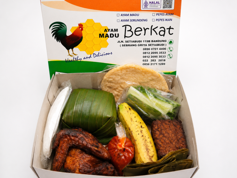 Paket 1 Nasi Timbel Ayam Madu + Pisang